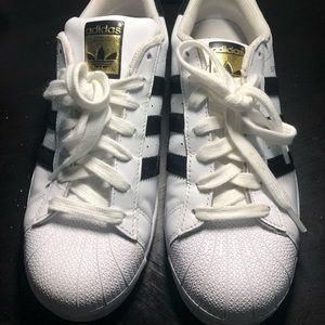BARELY WORN SUPERSTARS SIZE 8.5